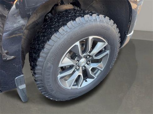 Used 2023 Chevrolet Silverado 1500 LT image 9