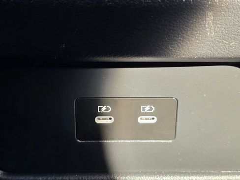 Used 2024 Nissan Rogue SV image 25