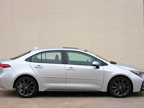 Used 2024 Toyota Corolla SE w/ SE Premium Package FWD image 52