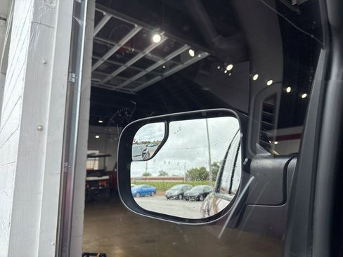 Used 2019 Nissan Titan PRO-4X image 25