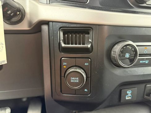 Used 2023 Ford F150 XLT AWD/4WD image 31