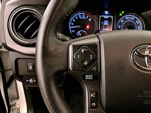 Used 2023 Toyota Tacoma TRD Off-Road AWD/4WD image 17