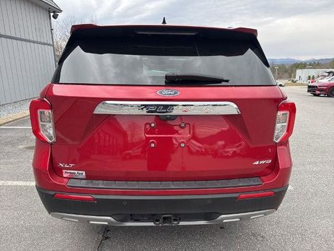 Certified 2024 Ford Explorer XLT w/ Equipment Group 202A image 4