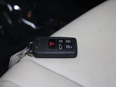 Used 2018 Volvo S60 T5 Dynamic w/ Vision Package image 12