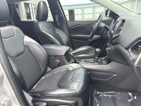 Used 2020 Jeep Cherokee Latitude Plus w/ Cold Weather Group image 20