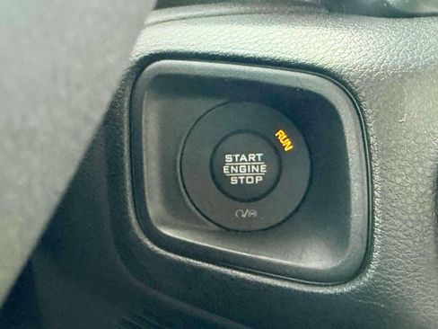 Used 2025 Jeep Wrangler Unlimited Sport AWD/4WD image 18