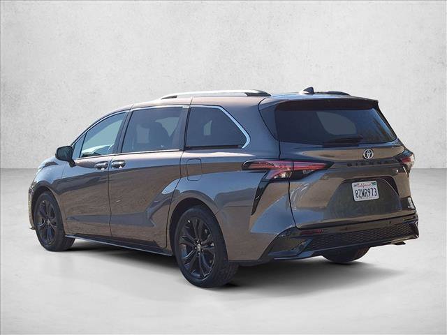 Used 2022 Toyota Sienna XSE w/ XSE Plus Package FWD image 7