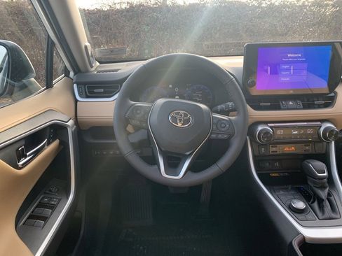 New 2025 Toyota RAV4 Limited image 15