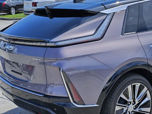 New 2025 Cadillac Lyriq Luxury image 10