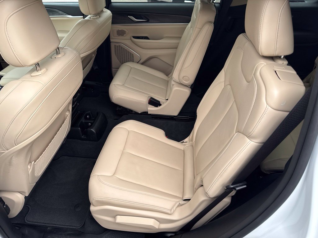 Used 2022 Jeep Grand Cherokee L Limited RWD image 26