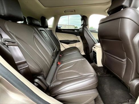 Used 2018 Lincoln MKC Reserve AWD/4WD image 16