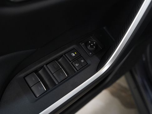 Used 2025 Toyota RAV4 XLE image 21