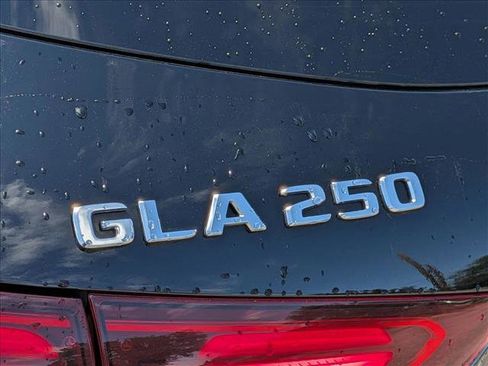 Used 2025 Mercedes-Benz GLA 250 image 23