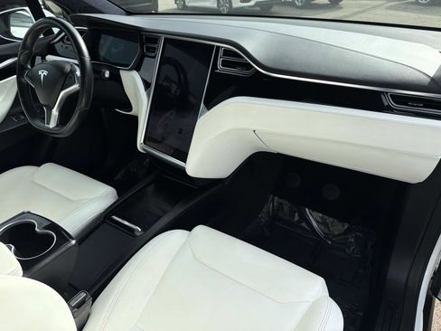 Used 2018 Tesla Model X 100D image 29