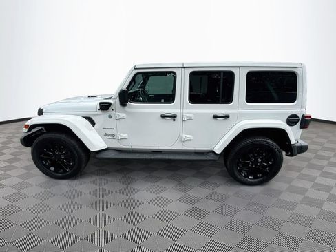Used 2022 Jeep Wrangler Unlimited Sahara w/ Cold Weather Group AWD/4WD image 9