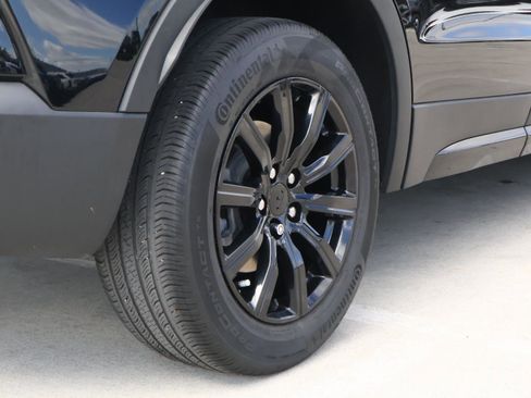 Used 2023 Cadillac XT4 Sport w/ Technology Package image 12