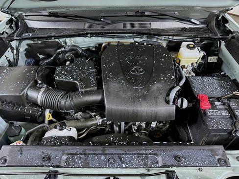 Used 2021 Toyota Tacoma TRD Pro AWD/4WD image 30