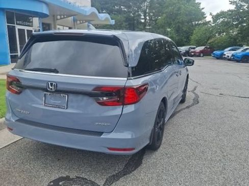 Used 2024 Honda Odyssey Sport image 6
