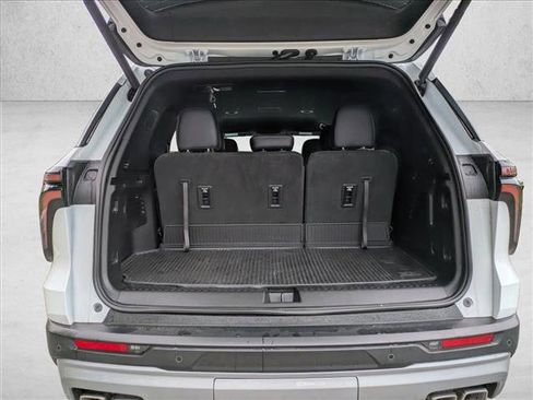 Used 2026 Chevrolet Traverse LT image 6