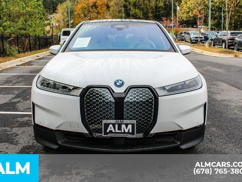 Used 2023 BMW iX xDrive50 image 9