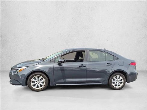 Used 2023 Toyota Corolla LE w/ Carpet Mat Package (TMS) FWD image 2