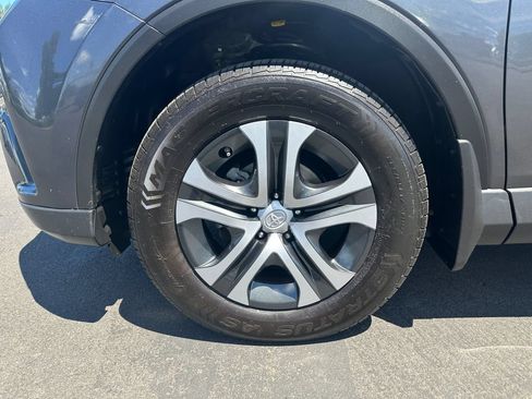 Used 2017 Toyota RAV4 LE w/ Carpet Mat Package AWD/4WD image 12