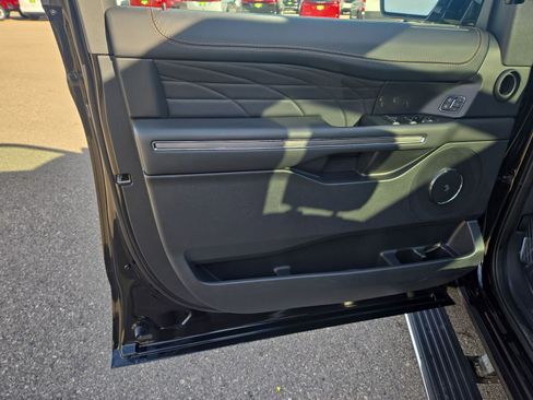 Certified 2024 Ford Expedition Max Platinum image 11