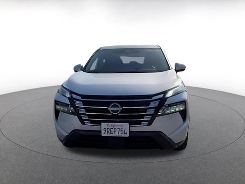 Used 2025 Nissan Rogue SV FWD image 4