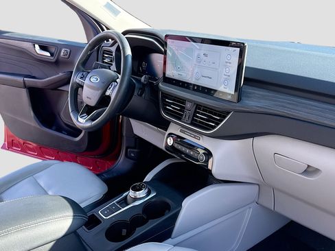 Certified 2023 Ford Escape Platinum image 5