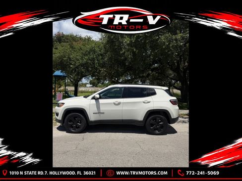 Used 2019 Jeep Compass Latitude AWD/4WD image 3