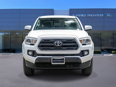Used 2017 Toyota Tacoma SR5 w/ Tow Package RWD image 2