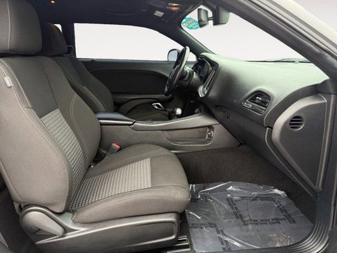 Used 2023 Dodge Challenger SXT w/ Blacktop Package image 10