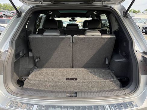 Used 2023 Volkswagen Tiguan SE R-Line FWD image 26