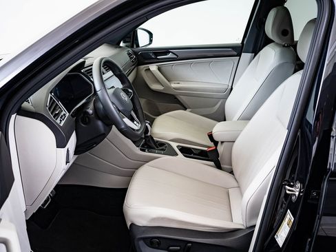 Used 2024 Volkswagen Tiguan SE R-Line image 20