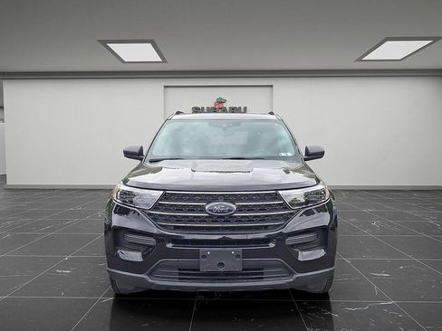 Used 2021 Ford Explorer XLT AWD/4WD image 3