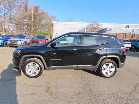 Used 2022 Jeep Compass Latitude image 3
