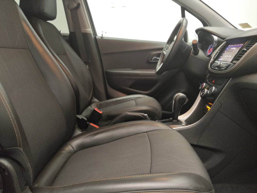 Used 2020 Chevrolet Trax LT w/ LT Convenience Package FWD image 21