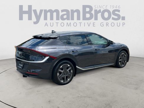 Certified 2025 Kia EV6 Light w/ Light LR Technology Package RWD image 3