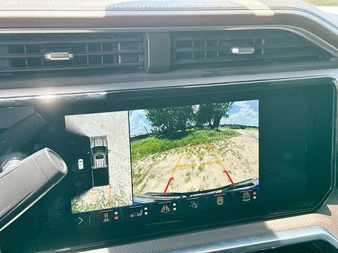 Used 2026 GMC Sierra 2500 Denali w/ Denali Reserve Package AWD/4WD image 17