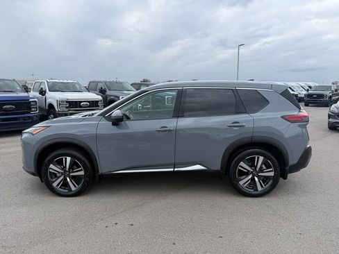 Used 2023 Nissan Rogue SL image 40