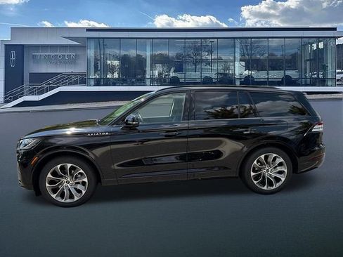 New 2026 Lincoln Aviator 2WD w/ Jet Appearance Package image 4