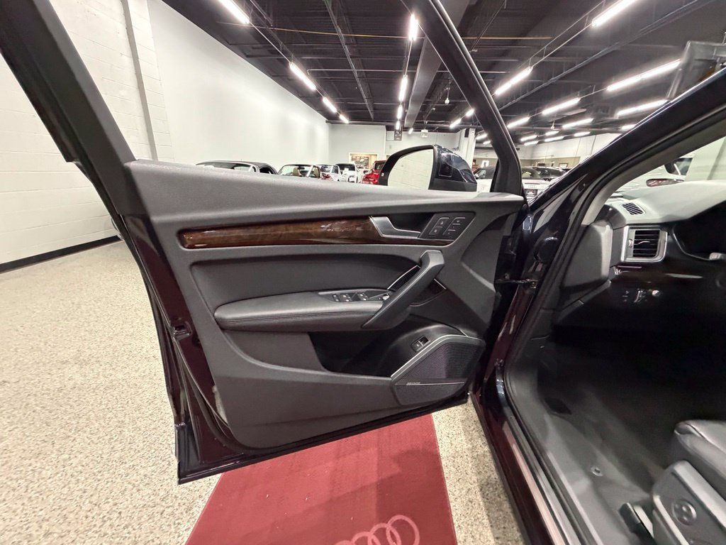 Used 2019 Audi Q5 Prestige w/ Prestige Package AWD/4WD image 15