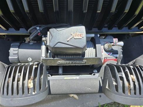 Used 2013 Jeep Wrangler Unlimited Sahara image 18