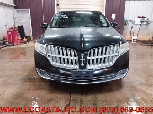 Used 2010 Lincoln MKT AWD image 7