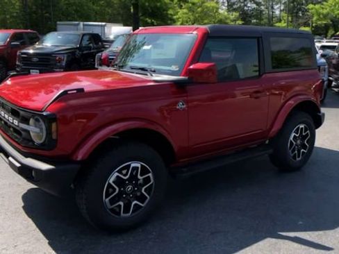 Used 2023 Ford Bronco Outer Banks image 4