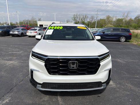 Used 2025 Honda Pilot Touring image 11
