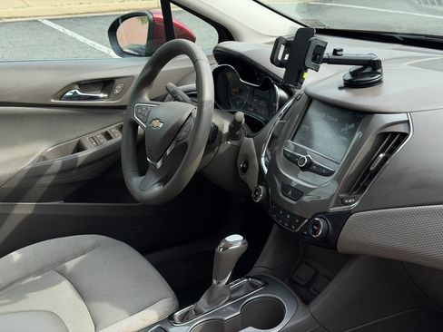 Used 2016 Chevrolet Cruze LT w/ Convenience Package FWD image 10