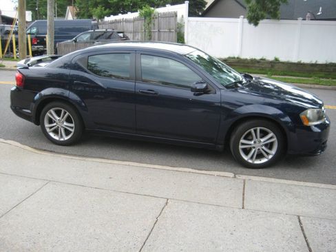Used 2014 Dodge Avenger SXT w/ Rallye Appearance Group FWD image 4