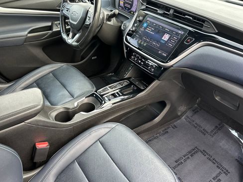Used 2022 Chevrolet Bolt EUV Premier w/ Sun & Sound Package image 19