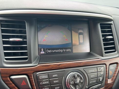 Used 2020 Nissan Pathfinder Platinum AWD/4WD image 9